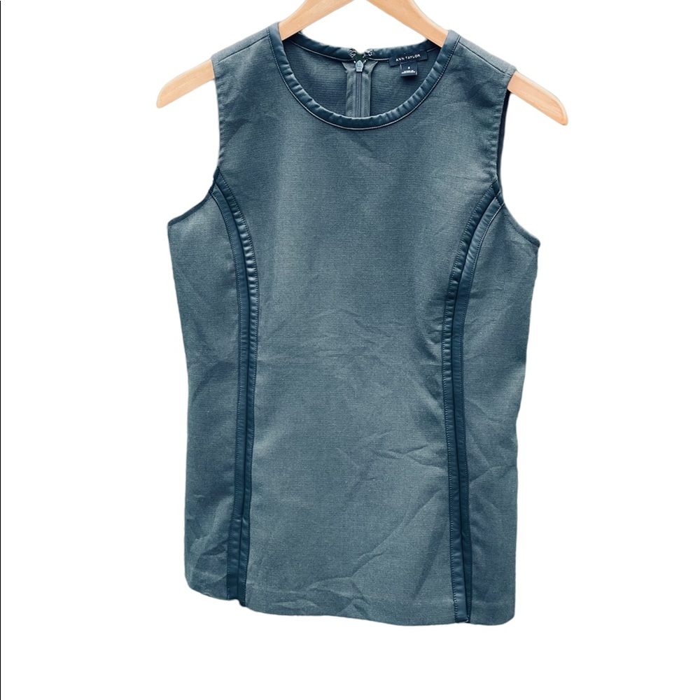 Ann Taylor Shaped Shell with faux Leather Piping. Cut to flatter. Size 0